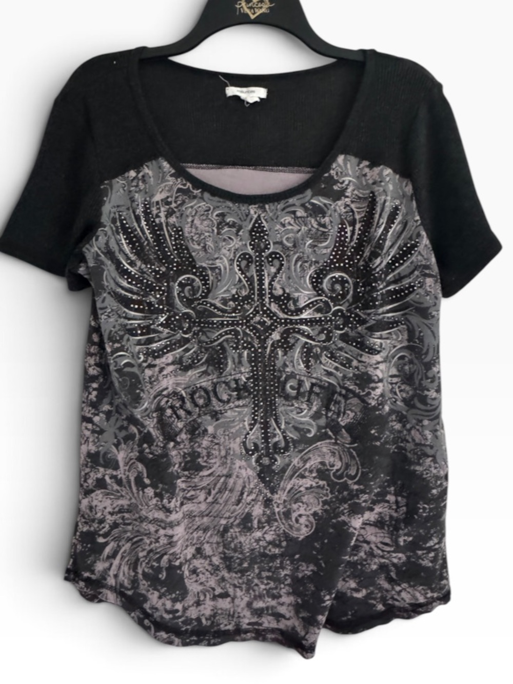 Maurices Black and Gray Short Sleeve Tee with Studded Cross Graphic Size M